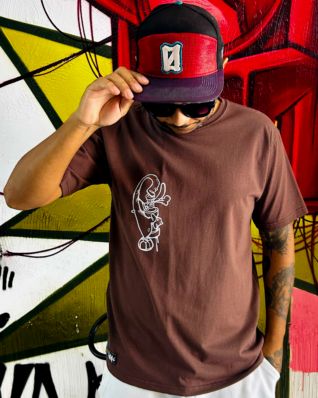 Camiseta - INSANE - MÃO INSANE - Marrom