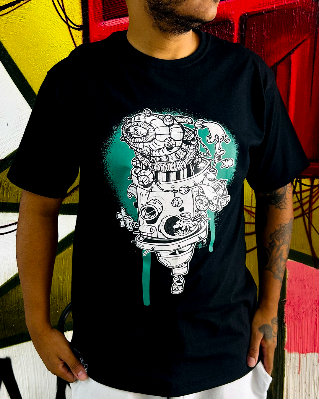 CAMISETA - INSANE - PERSONA VERDE - PRETA